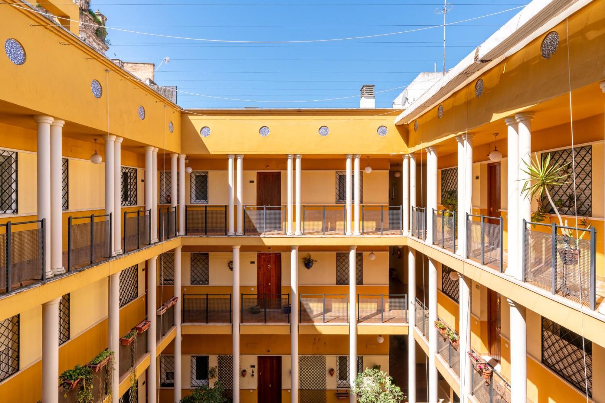 San Vicente-Museo Apartamento Séville Extérieur photo